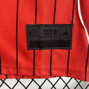 CAMISA DE BASEBOL DO MANCHESTER UNITED 25/26 VERMELHO E PRETO